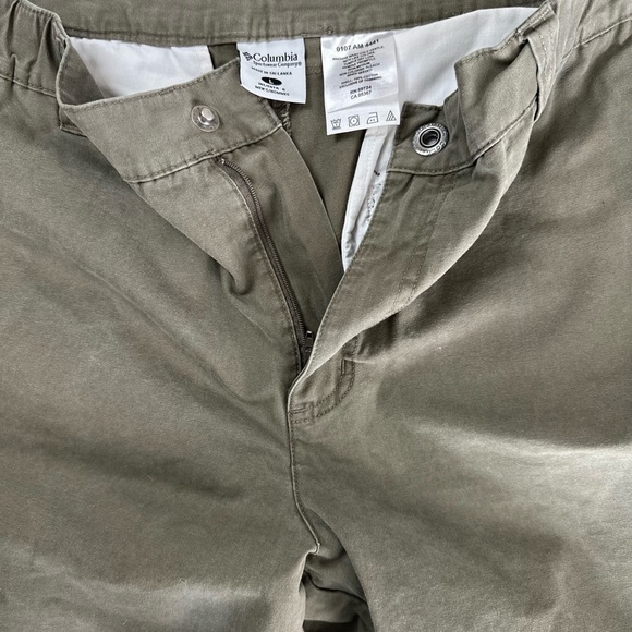 COLUMBIA Vintage Cargo Shorts Size Large - Picture 6 of 11